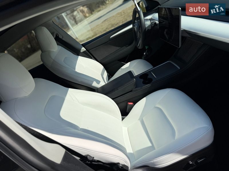 Позашляховик / Кросовер Tesla Model Y 2023 в Львові фото 11 Позашляховик / Кросовер Tesla Model Y 2023 в Львові