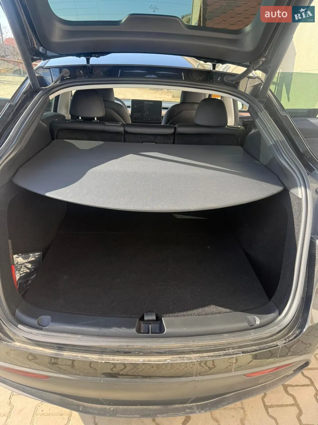 2024 Tesla Model Y - мініатюра 17