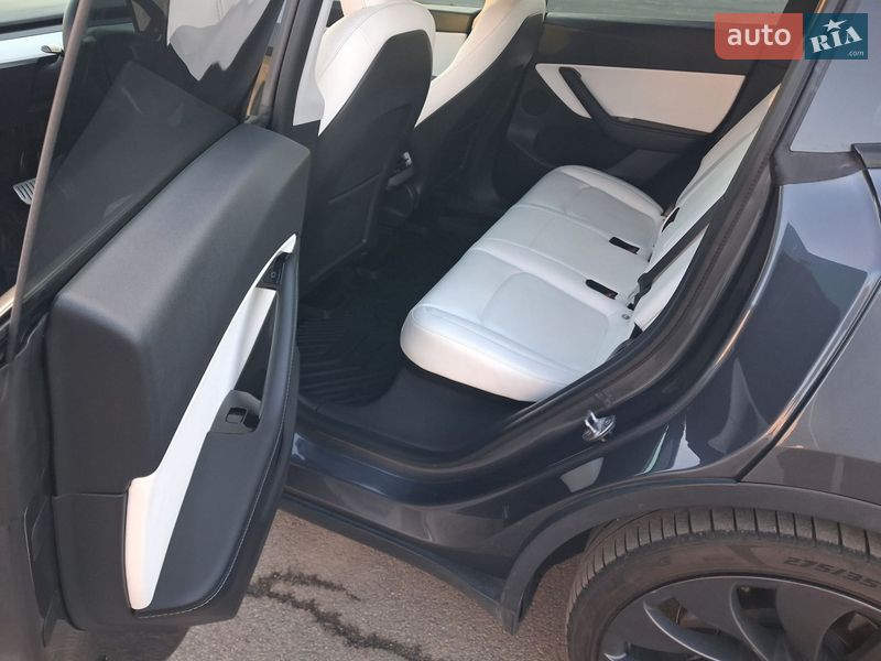 Внедорожник / Кроссовер Tesla Model Y 2020 в Буче