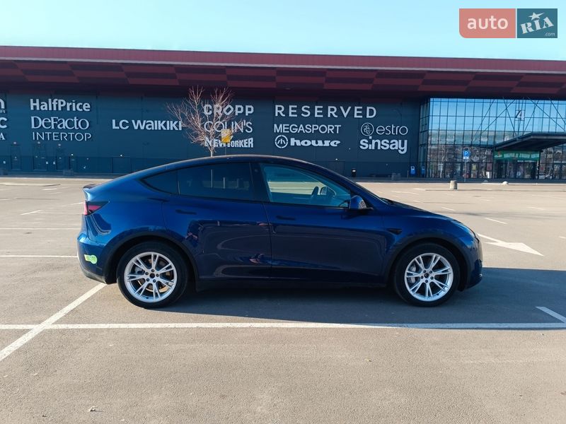 Внедорожник / Кроссовер Tesla Model Y 2022 в Киеве