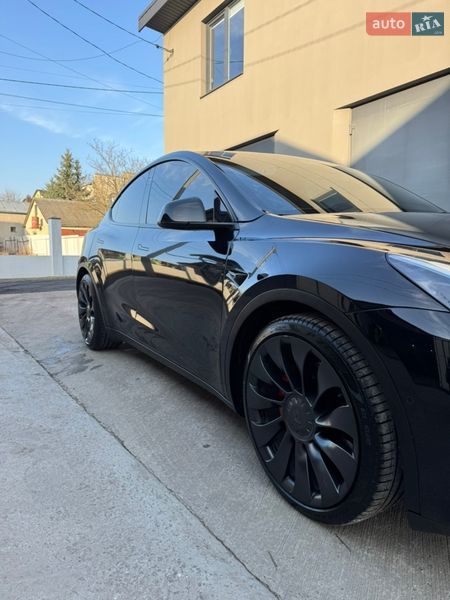 Внедорожник / Кроссовер Tesla Model Y 2022 в Ровно