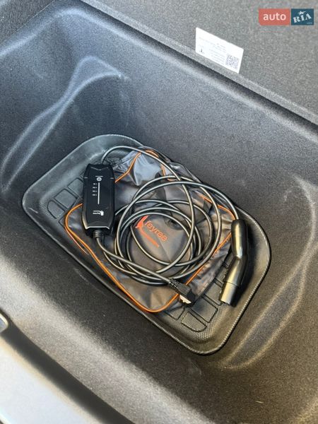 Внедорожник / Кроссовер Tesla Model Y 2022 в Ровно