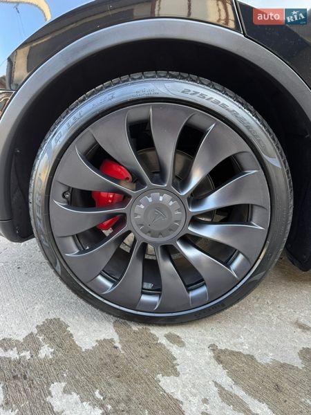 Внедорожник / Кроссовер Tesla Model Y 2022 в Ровно
