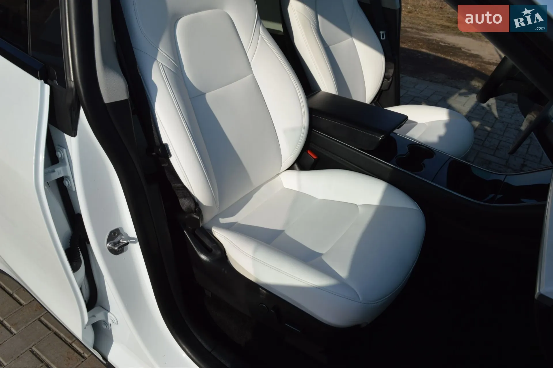 2020 Tesla Model Y - мініатюра 18