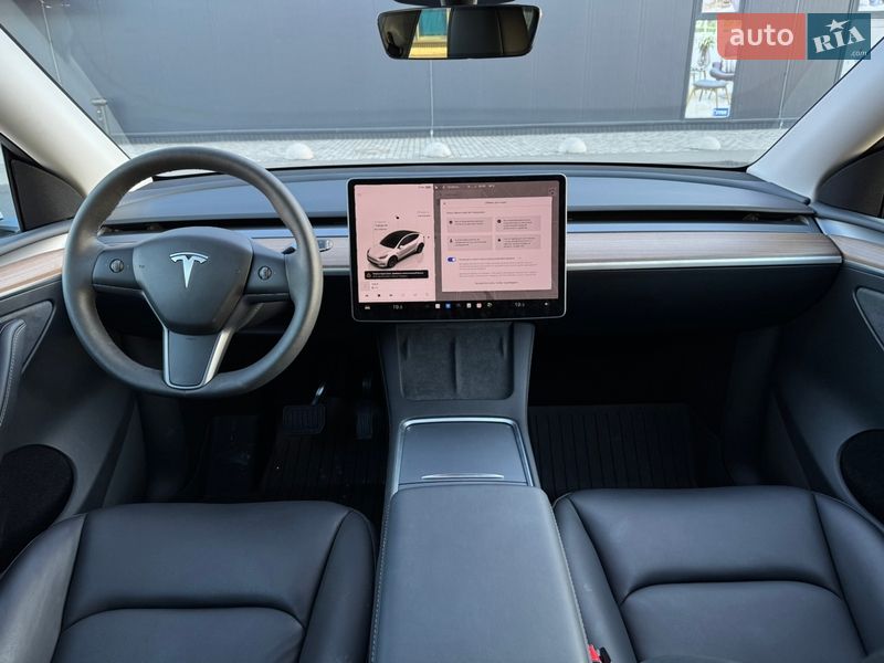 Внедорожник / Кроссовер Tesla Model Y 2024 в Киеве