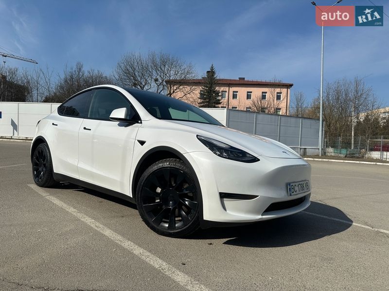 Tesla Model Y 2021