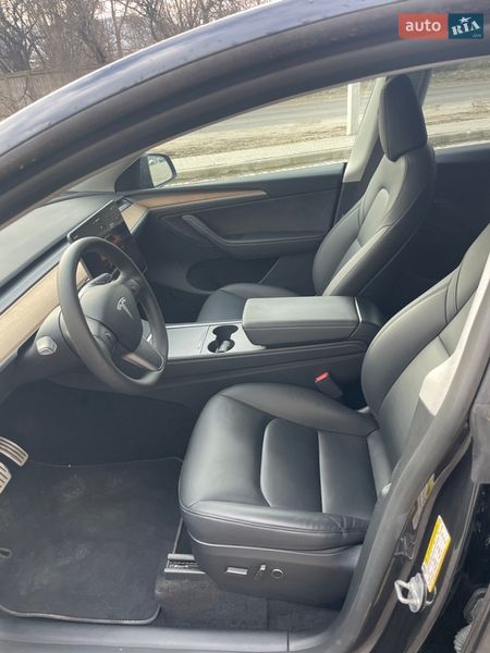Внедорожник / Кроссовер Tesla Model Y 2024 в Львове