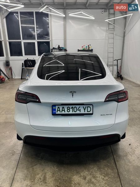 Внедорожник / Кроссовер Tesla Model Y 2023 в Киеве