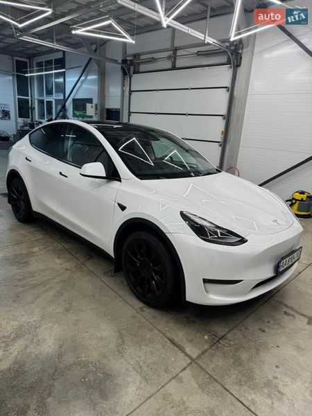 Внедорожник / Кроссовер Tesla Model Y 2023 в Киеве