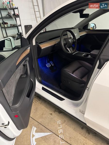 Внедорожник / Кроссовер Tesla Model Y 2023 в Киеве