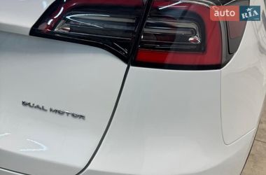 Внедорожник / Кроссовер Tesla Model Y 2023 в Киеве