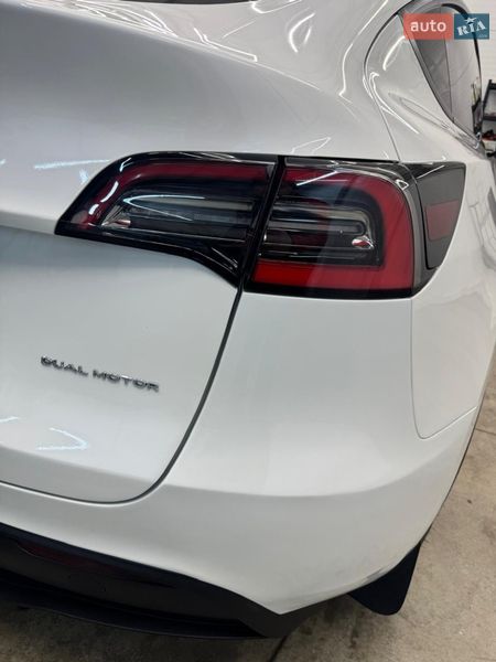 Внедорожник / Кроссовер Tesla Model Y 2023 в Киеве