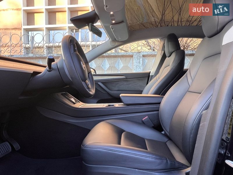 Позашляховик / Кросовер Tesla Model Y 2023 в Києві
