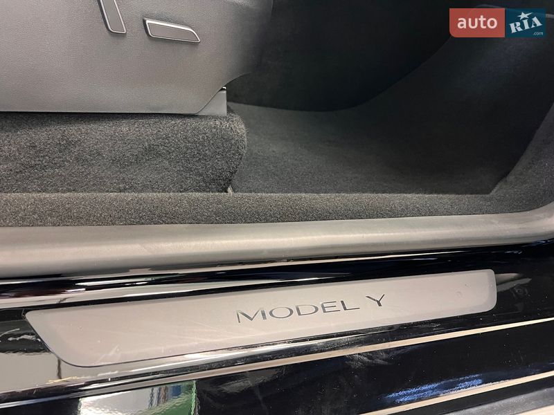 Позашляховик / Кросовер Tesla Model Y 2023 в Києві