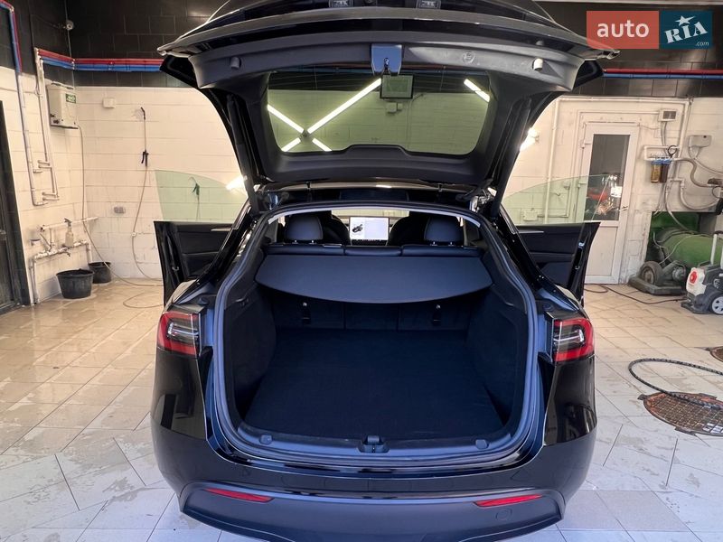 Позашляховик / Кросовер Tesla Model Y 2023 в Києві