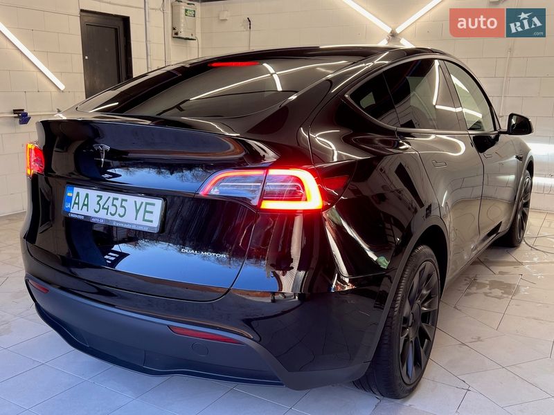 Позашляховик / Кросовер Tesla Model Y 2023 в Києві