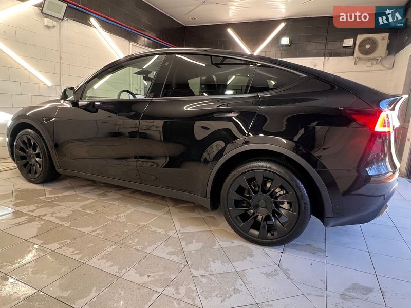 Позашляховик / Кросовер Tesla Model Y 2023 в Києві