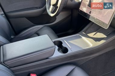 Внедорожник / Кроссовер Tesla Model Y 2024 в Киеве