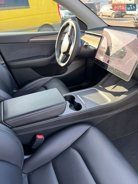 Внедорожник / Кроссовер Tesla Model Y 2024 в Киеве