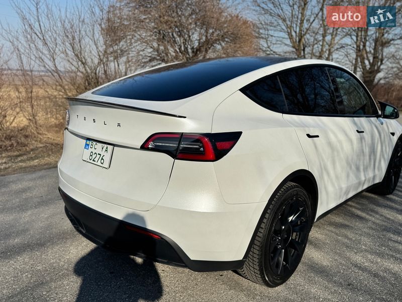Внедорожник / Кроссовер Tesla Model Y 2023 в Львове