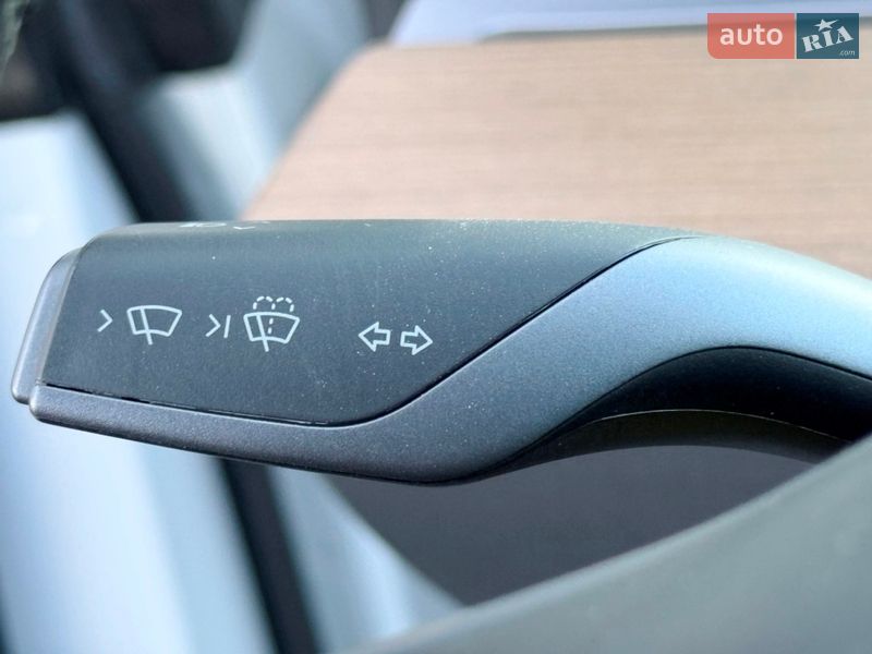 Внедорожник / Кроссовер Tesla Model Y 2023 в Киеве