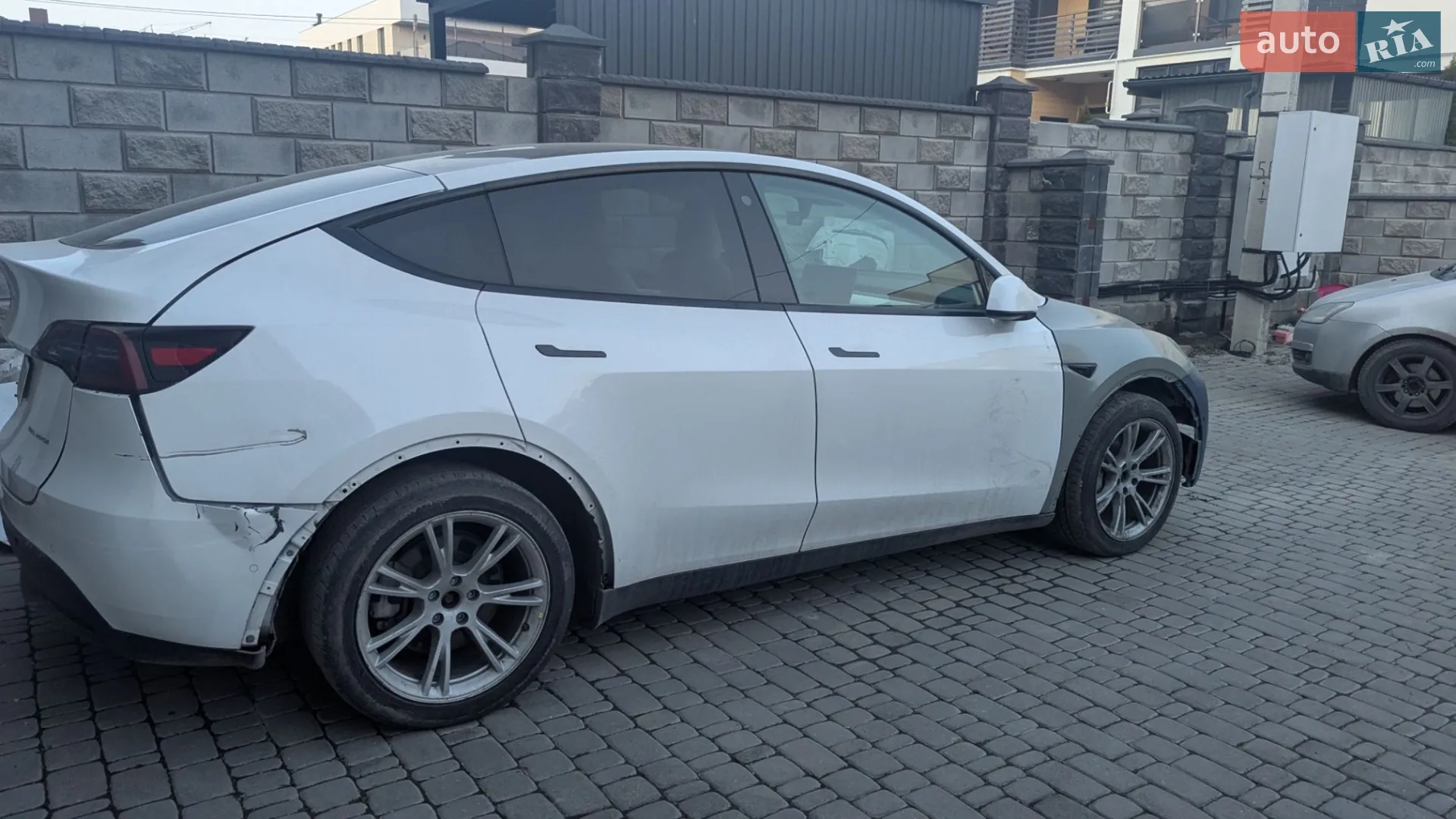 2021 Tesla Model Y - мініатюра 3