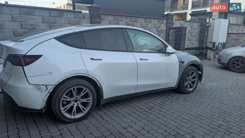 Внедорожник / Кроссовер Tesla Model Y 2021 в Ровно