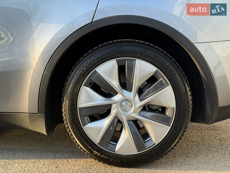 Внедорожник / Кроссовер Tesla Model Y 2023 в Харькове