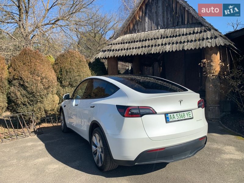 Позашляховик / Кросовер Tesla Model Y 2023 в Києві фото 7 Позашляховик / Кросовер Tesla Model Y 2023 в Києві