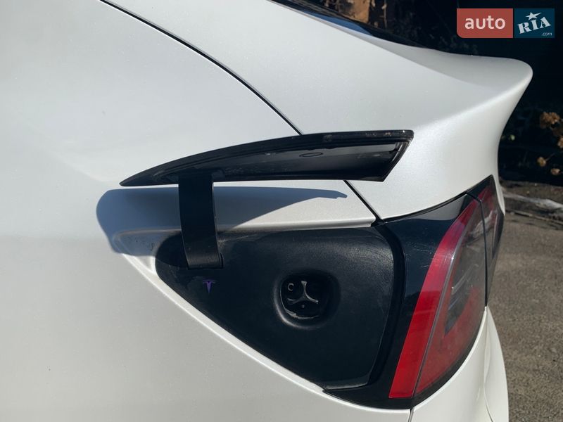 Позашляховик / Кросовер Tesla Model Y 2023 в Києві фото 36 Позашляховик / Кросовер Tesla Model Y 2023 в Києві