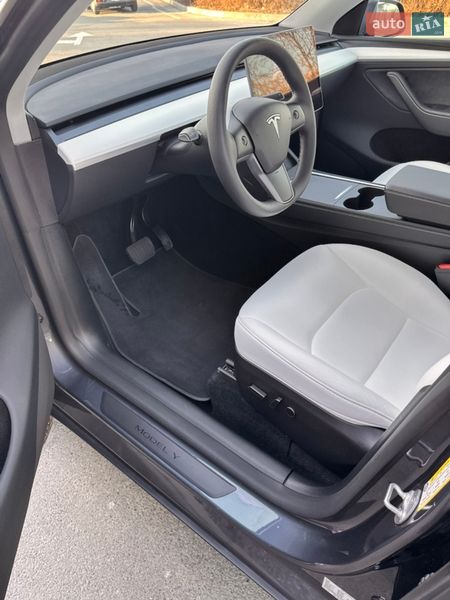 Позашляховик / Кросовер Tesla Model Y 2023 в Дніпрі