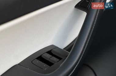 Внедорожник / Кроссовер Tesla Model Y 2020 в Львове