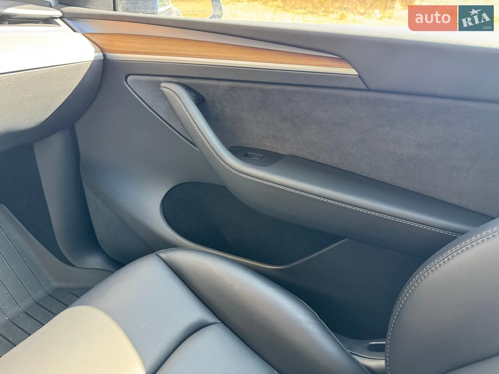2024 Tesla Model Y - мініатюра 26