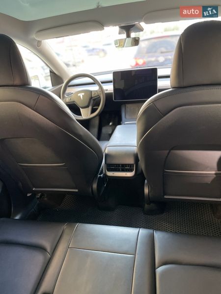 Позашляховик / Кросовер Tesla Model Y 2021 в Львові