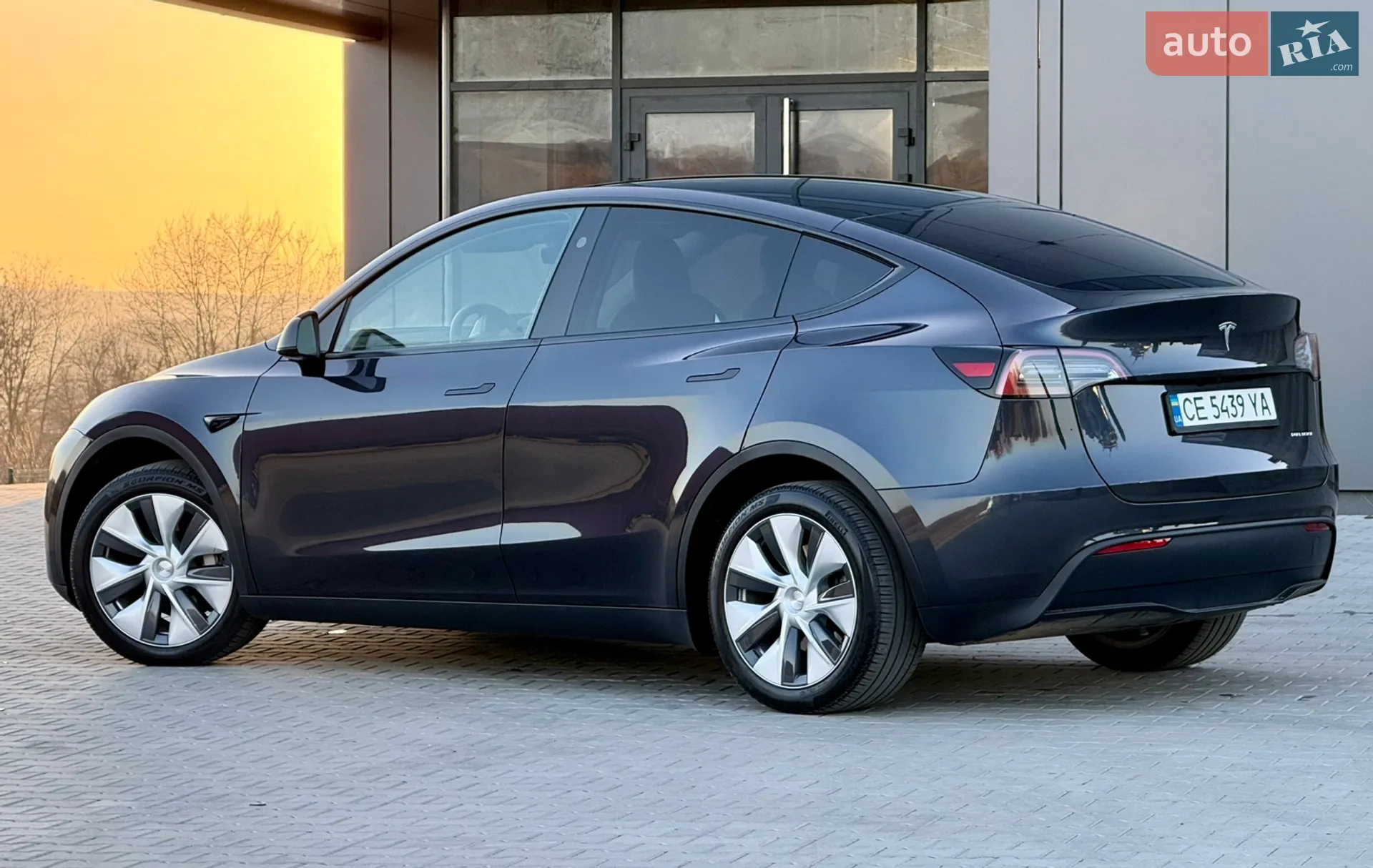 2024 Tesla Model Y - мініатюра 3