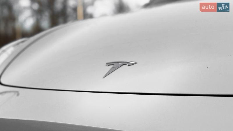Внедорожник / Кроссовер Tesla Model Y 2023 в Ровно