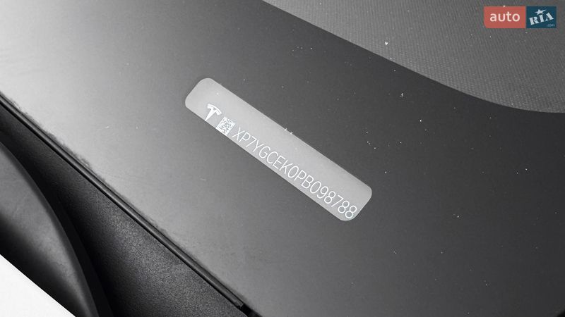 Внедорожник / Кроссовер Tesla Model Y 2023 в Ровно