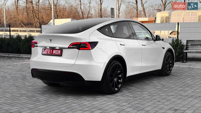 Внедорожник / Кроссовер Tesla Model Y 2023 в Ровно