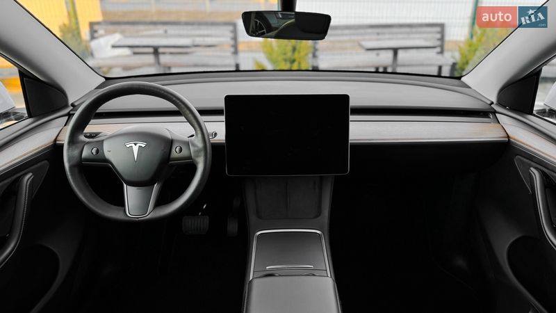Внедорожник / Кроссовер Tesla Model Y 2023 в Ровно