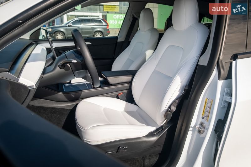 Позашляховик / Кросовер Tesla Model Y 2022 в Києві