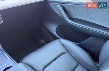 Внедорожник / Кроссовер Tesla Model Y 2024 в Черновцах