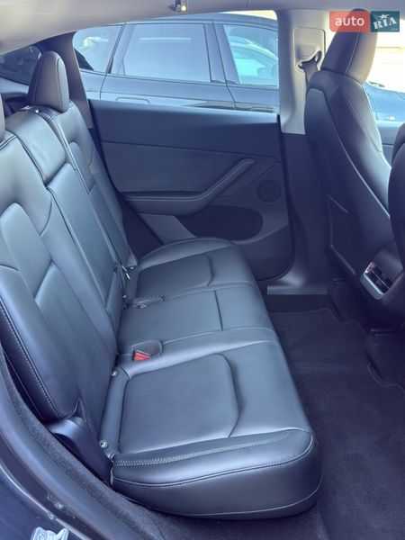 Внедорожник / Кроссовер Tesla Model Y 2024 в Черновцах