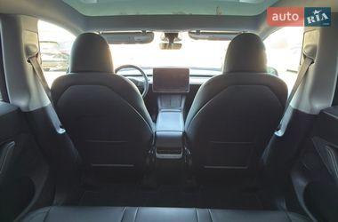 Внедорожник / Кроссовер Tesla Model Y 2024 в Черновцах