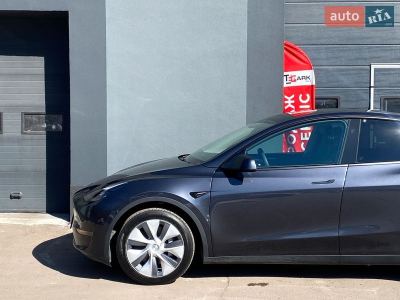 Позашляховик / Кросовер Tesla Model Y 2024 в Києві