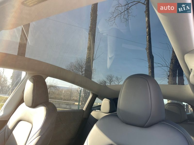 Внедорожник / Кроссовер Tesla Model Y 2024 в Стрые