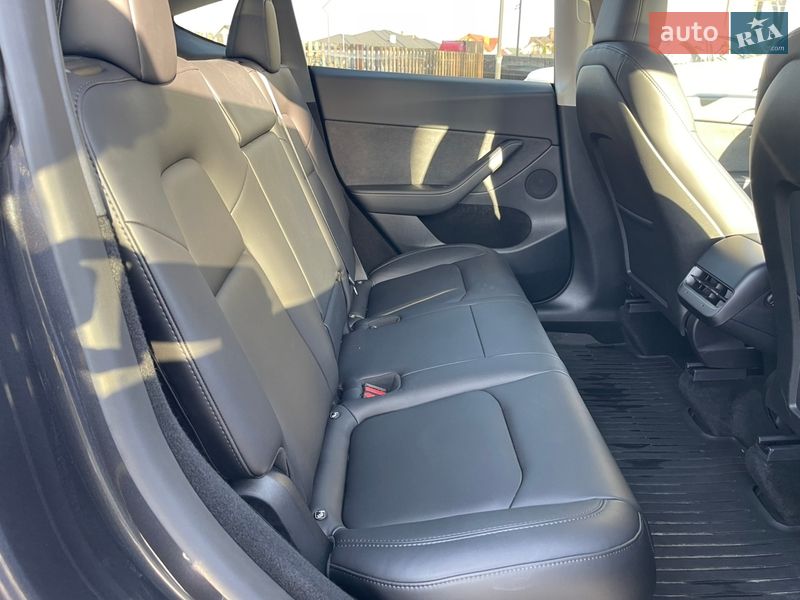 Внедорожник / Кроссовер Tesla Model Y 2024 в Стрые