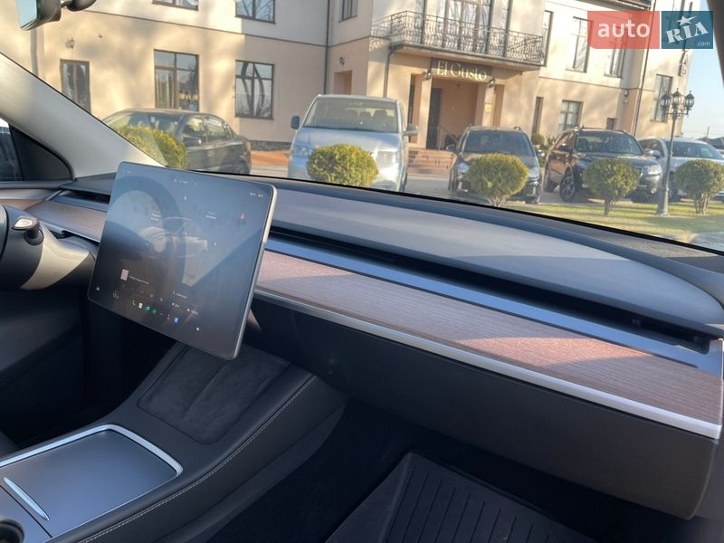 Внедорожник / Кроссовер Tesla Model Y 2024 в Стрые