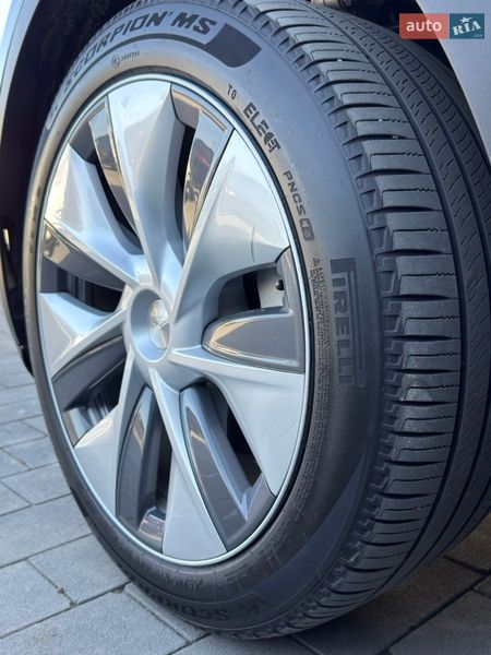 Внедорожник / Кроссовер Tesla Model Y 2024 в Черновцах