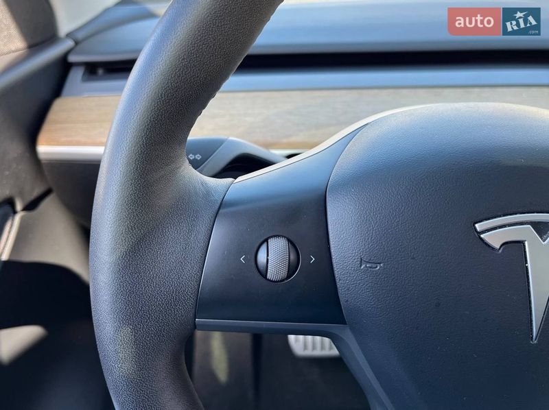 Внедорожник / Кроссовер Tesla Model Y 2022 в Киеве