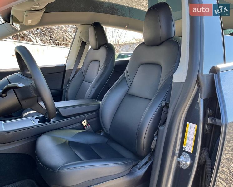 Внедорожник / Кроссовер Tesla Model Y 2022 в Киеве